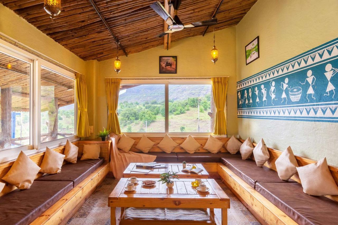 Stayvista'S Ficus Farms - Mountain-View Haven With Rustic Artsy Interiors, Outdoor Pool, Glasshouse, Home Theatre & Karaoke Delight Igatpuri Eksteriør billede